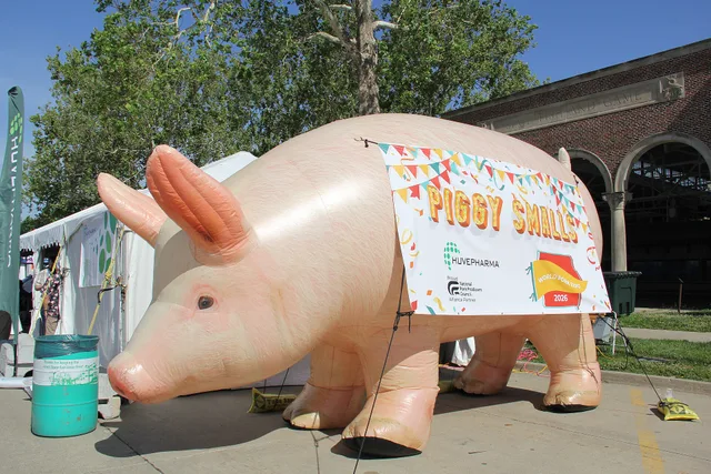 A pig-shaped balloon marks an exhibit at the World Pork Expo. Leaders of the U.S. Department of Agriculture (USDA) in Iowa teamed up to highlight the ways that USDA is putting farmers and ranchers first at the World Pork Expo at the Iowa State Fairgrounds in Des Moines, Iowa, on June 3 – 4, 2026. Ru. Who signs off a trade show marketing quality checklist and how to score it