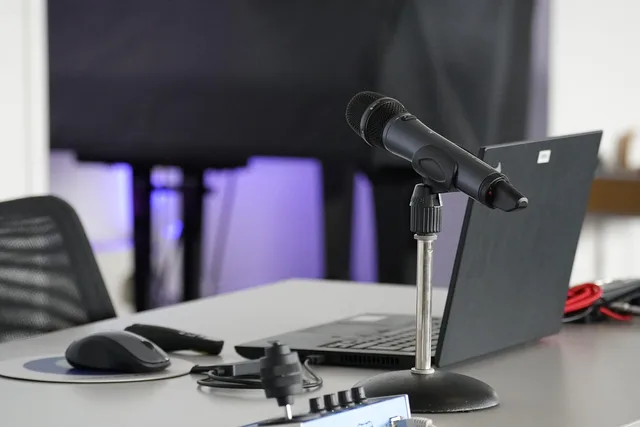 laptop, conference table, mouse, work, business, online, remote, microphone, podcast, podcast, podcast, podcast, podcast, podcast. When to use a trade show marketing review methodology